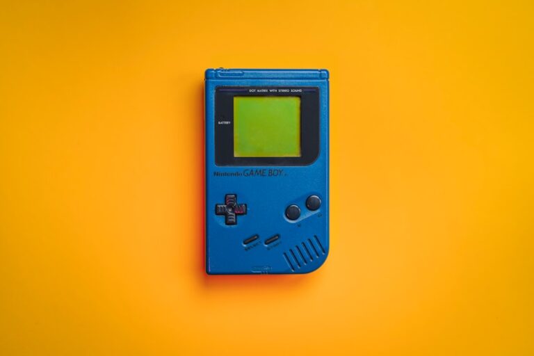 Anbernic vs Miyoo Mini: Perbandingan Handheld Retro Terbaik untuk Emulasi