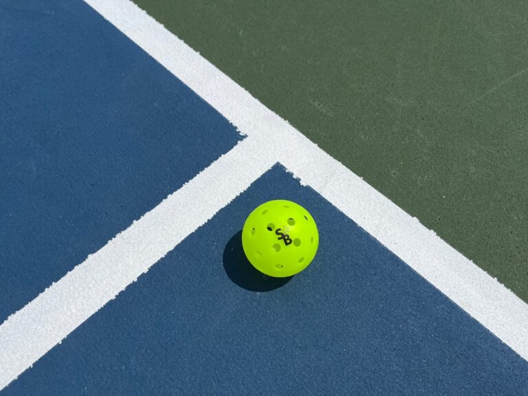 Aturan Main Pickleball: Panduan Lengkap Servis, Sistem Skor, dan Aturan Kitchen