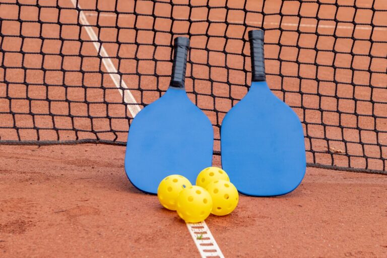 Cara Bermain Pickleball untuk Pemula: Panduan Teknik Dasar dan Strategi Lapangan